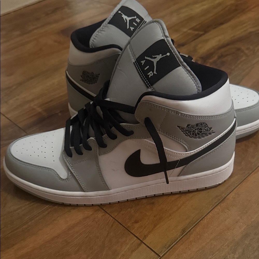 Jordan Men's Black, Gray, and White Sneakers